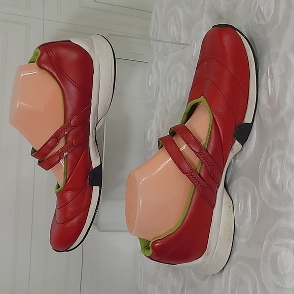 EARTH Red Leather Mary Jane Slip On Comfort Walking Double Strap Flats Size 10 - Picture 3 of 12